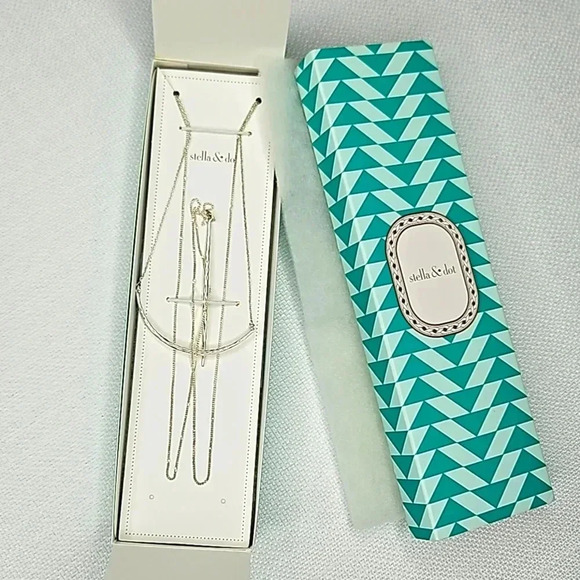 NIB - Retired Stella & Dot Kari Layered Necklace Silver Delicate Versatile - Picture 4 of 14